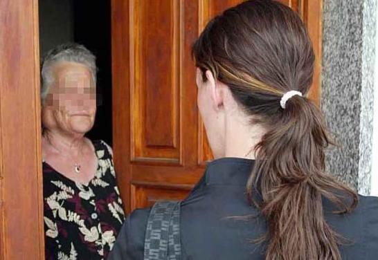 Anziani derubati in casa di 35.000 euro 