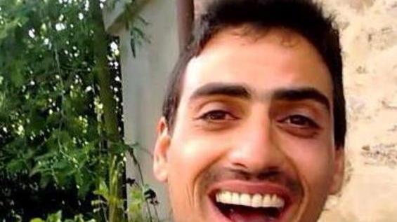 «Grazie del tuo amore» Lacrime e silenzio per l’addio a Riccardo