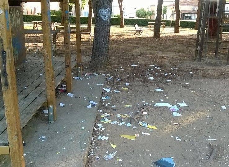 Vandali in pieno centro e nel parco della palestra 