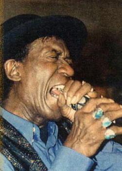 Il re del blues suona per beneficenza 