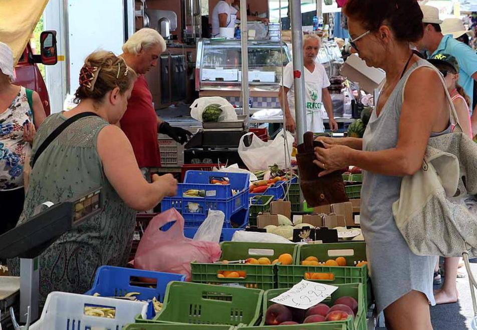 Mercato del martedì, sì al trasloco in città ma solo nel 2017 