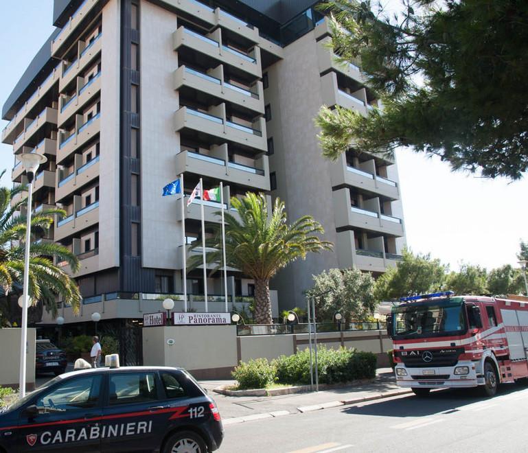 Cagliari, giù dal balcone con le figlie ma non è punibile 