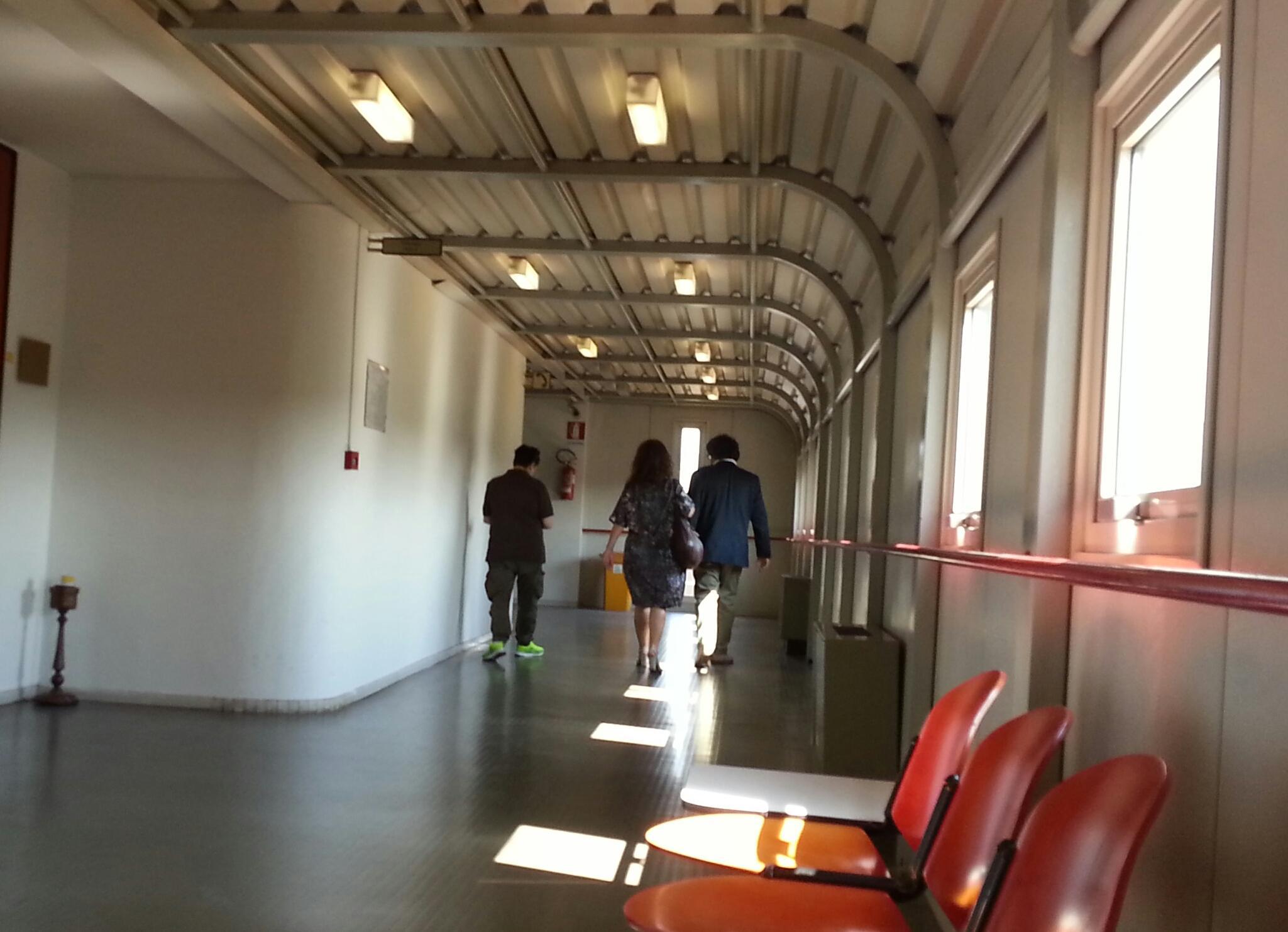 Daniela Lascialfari, una delle principali indagate, lascia il Tribunale insieme all'avvocato Cambi 