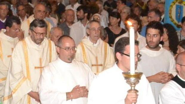 La gente scrive sui libri bianchi: «Eri un grande lottatore»