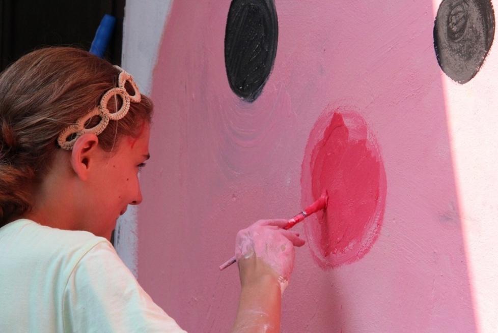 I murales dei ragazzi per vivacizzare il parco “Mendes”