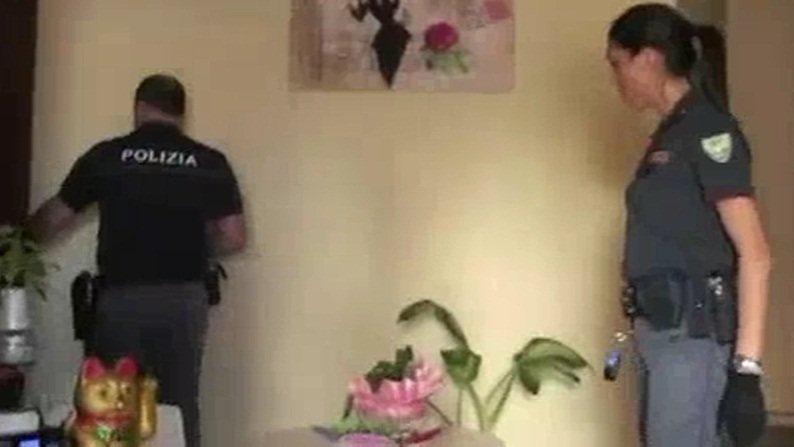 Sigilli a un centro massaggi (foto di repertorio)