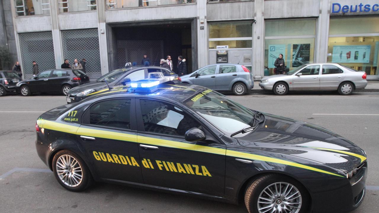Controlli della Guardia di finanza contro il lavoro nero (foto d’archivio)