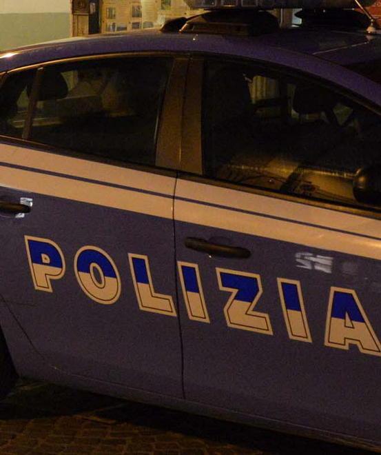 Si finge ispettore di polizia e svaligia la casa di una signora di 86 anni 