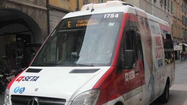 Seta, i modenesi fanno guerra ai Minibù