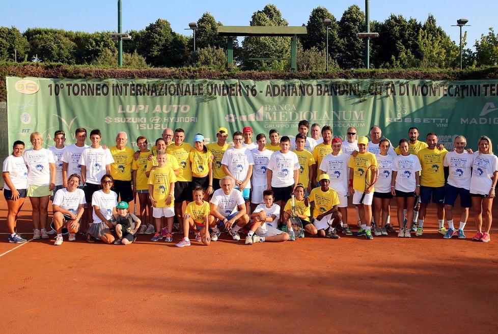 Oltre 200 iscritti alla Notte bianca di tennis e solidarietà 