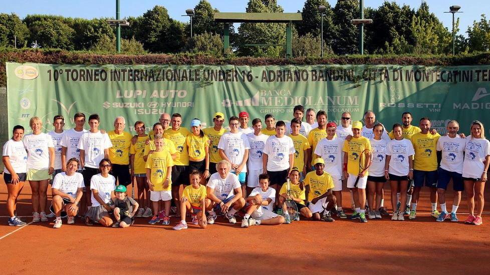 Oltre 200 iscritti alla Notte bianca di tennis e solidarietà