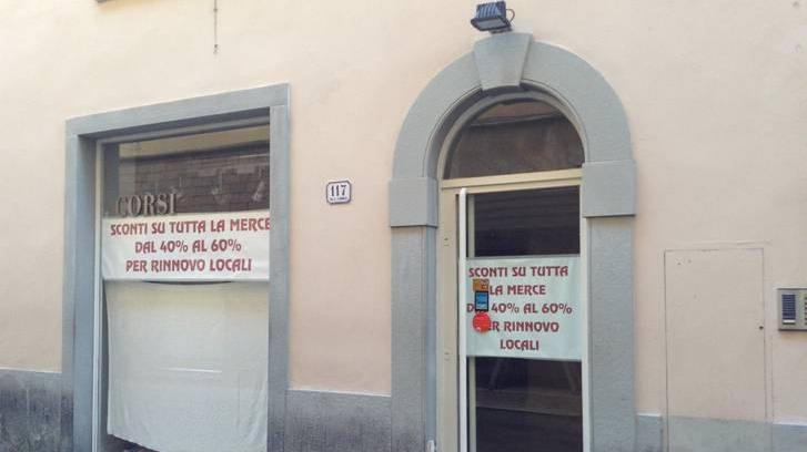 Il negozio Corsi di via Garibaldi in via di ristrutturazione
