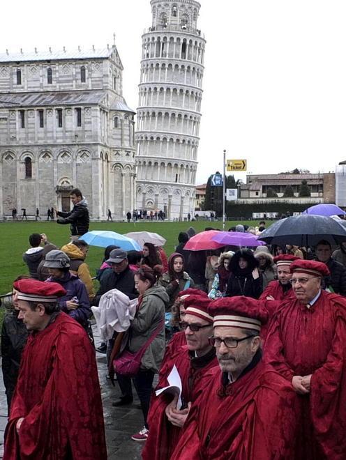 «Bancarelle, intervenga direttamente il ministro» 