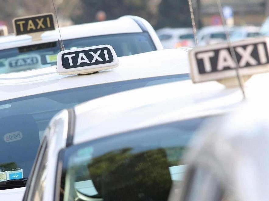 «Troppi taxi abusivi, una piaga per il settore»