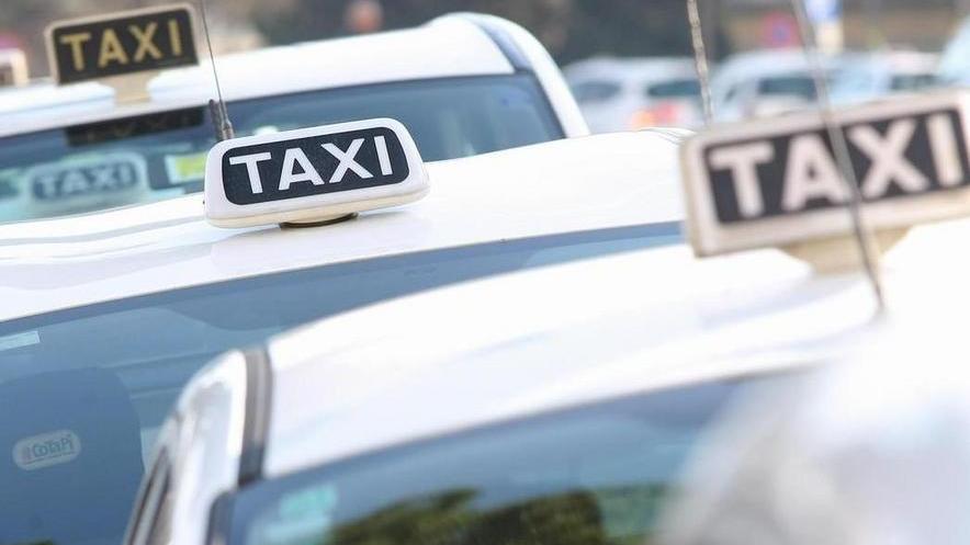 «Troppi taxi abusivi, una piaga per il settore»