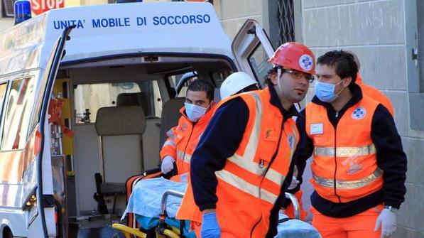 Pedone ferito dopo lo scontro con un ciclista