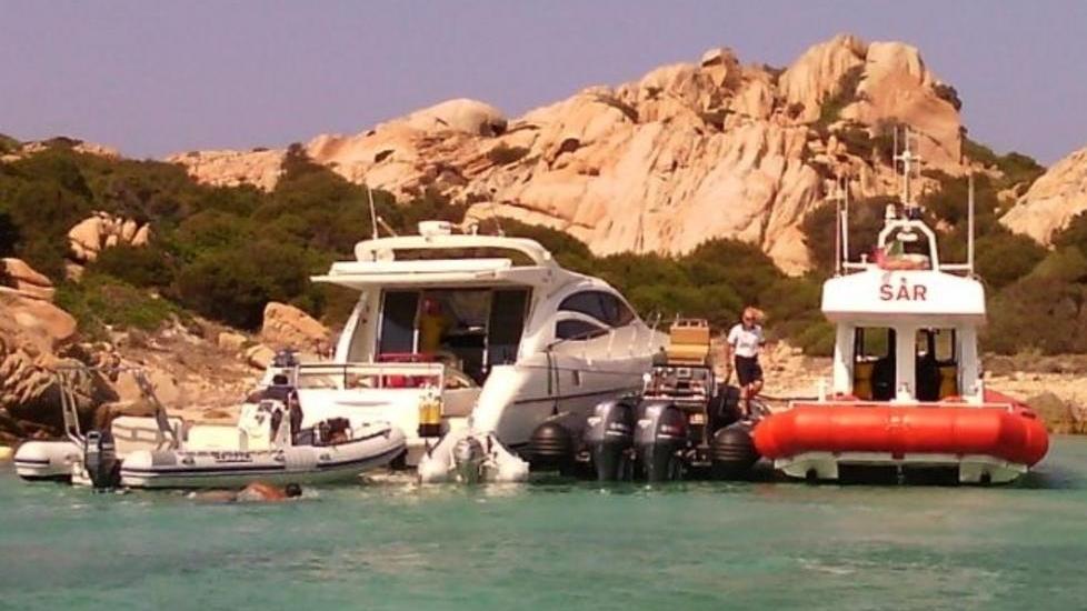 Caprera, soccorso uno yacht in secca