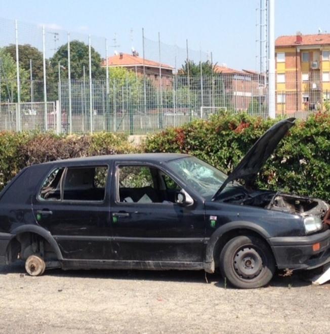 Auto dormitorio e discarica