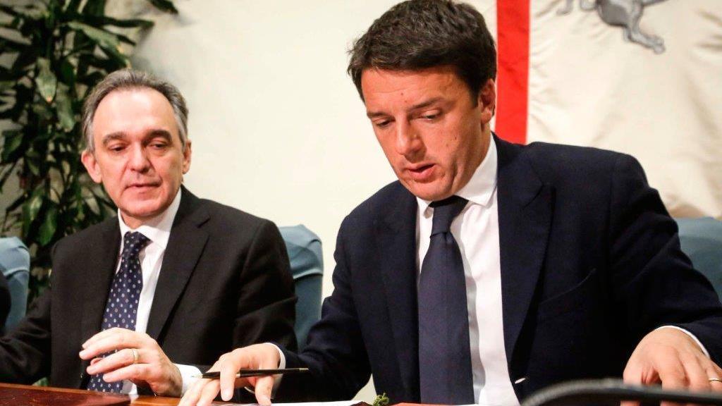 Il governatore della Toscana Enrico Rossi insieme al premier Matteo Renzi (foto Sestini)