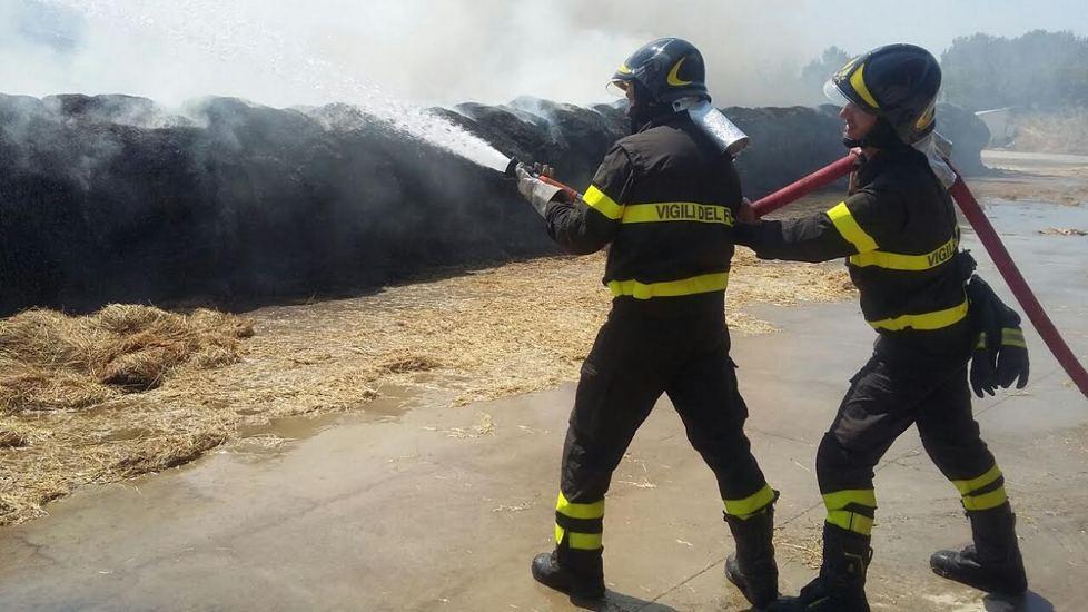 Turni massacranti, vigili del fuoco in sciopero. Annullate le festività