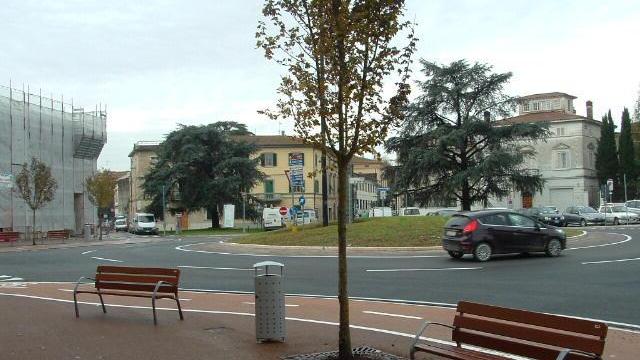 Uno scorcio di piazza Guido Guerra a Empoli (foto agenzia Carlo Sestini)