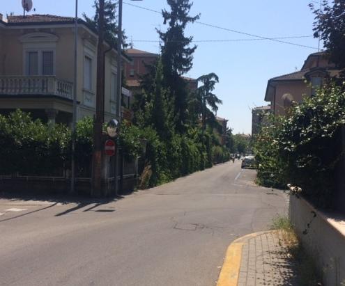 Anziana rapinata in pieno giorno a Reggio Emilia