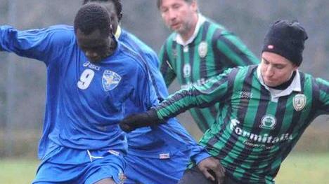 A Le Piastre torna il calcio per unire residenti e profughi