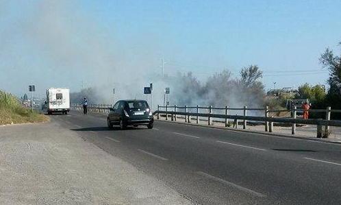 Incendio sulla vecchia Aurelia
