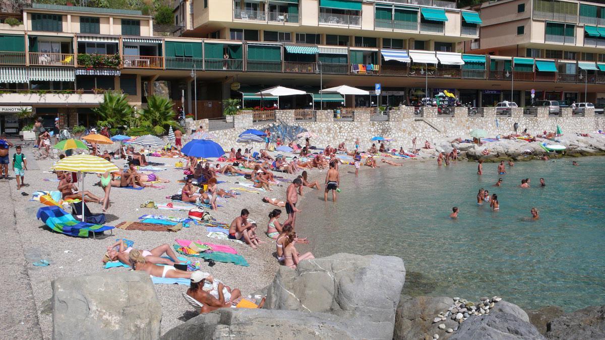 La spiaggia del Moletto a Porto Azzurro