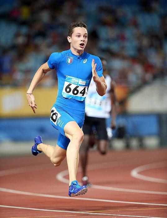 Filippo Tortu con la maglia della nazionale