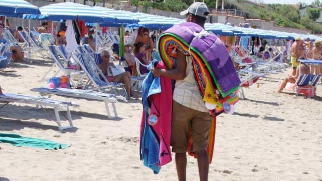 Un venditore ambulante (foto d'archivio)
