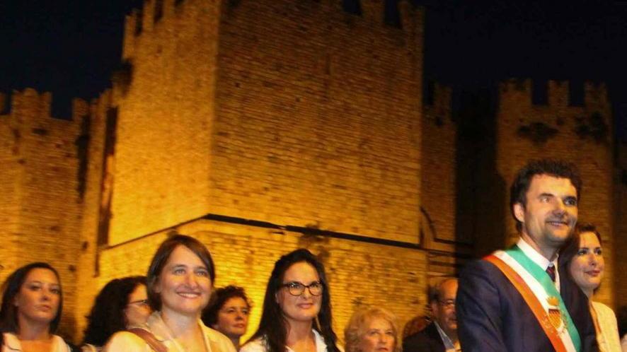 Corteggio più snello Ostensione a metà serata