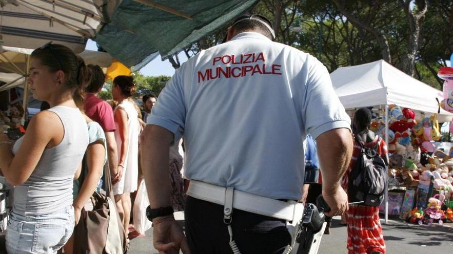 «Vigili inefficienti» bersagliati su Facebook
