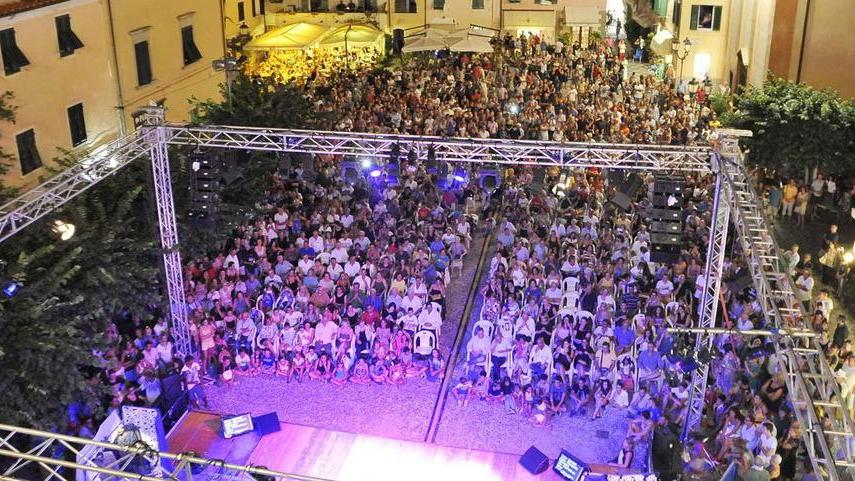 Tutto esaurito in paese allo show di Ale e Franz