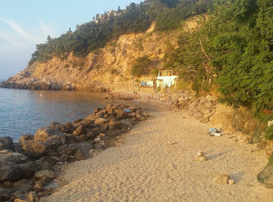 Testata all’agente, rimane ai domiciliari 