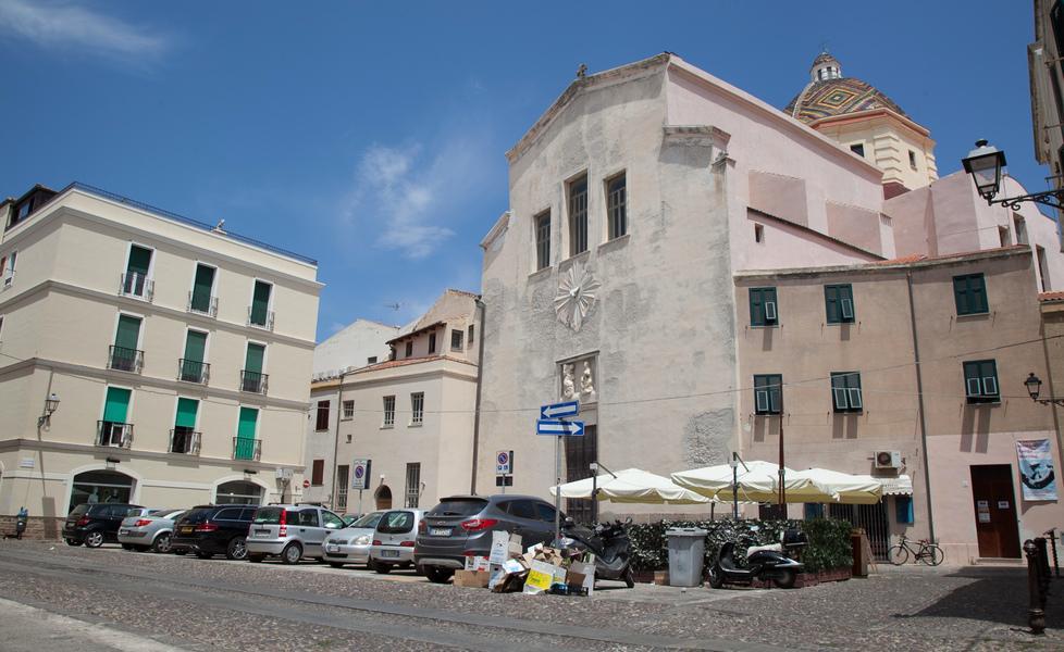 Il branco si è impadronito di piazza San Michele 
