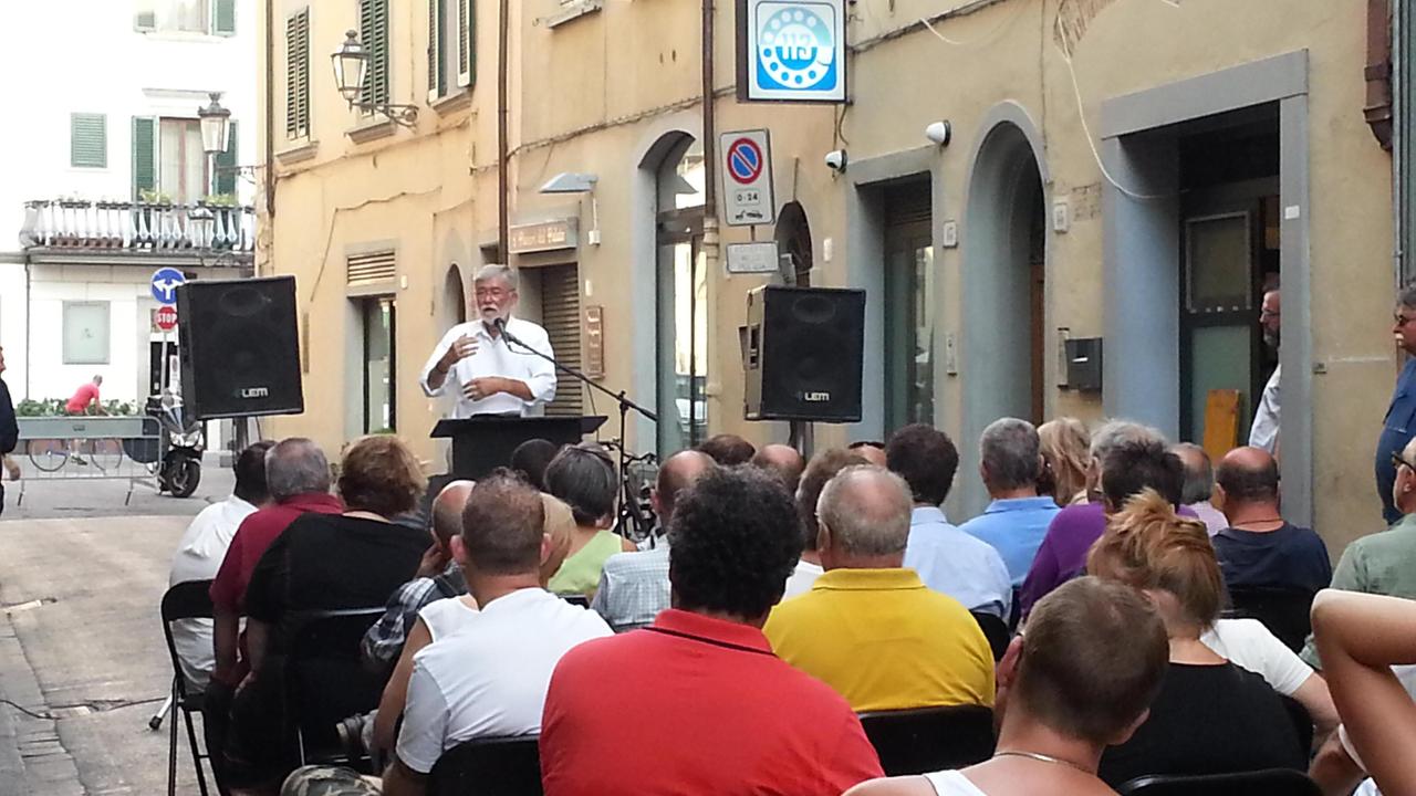 Sergio Cofferati parla in via del Filippino