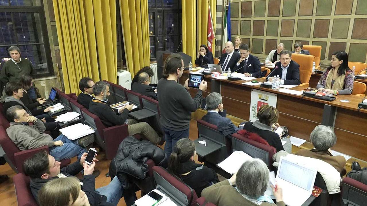 Una seduta del consiglio comunale