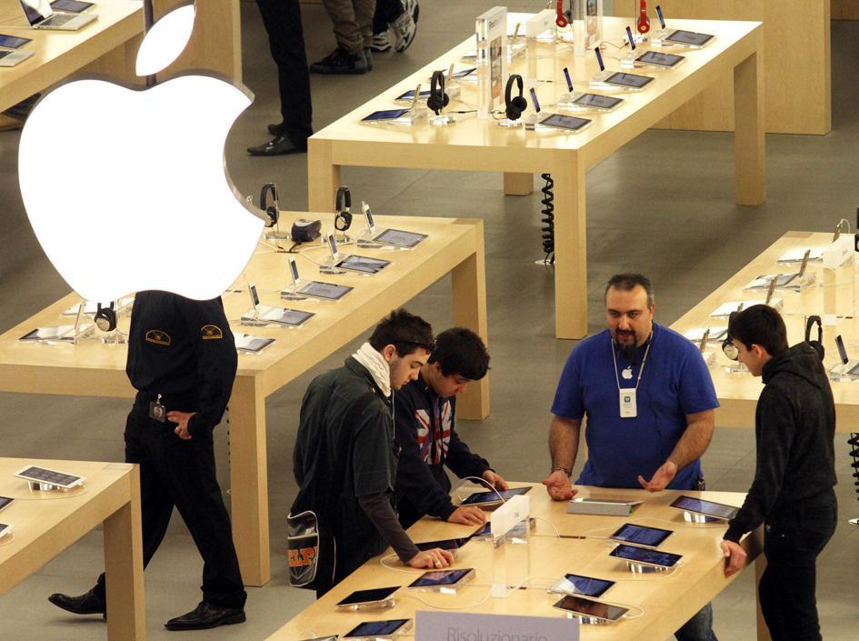 Lavoro, assunzioni Apple: diplomati e laureati negli store italiani 