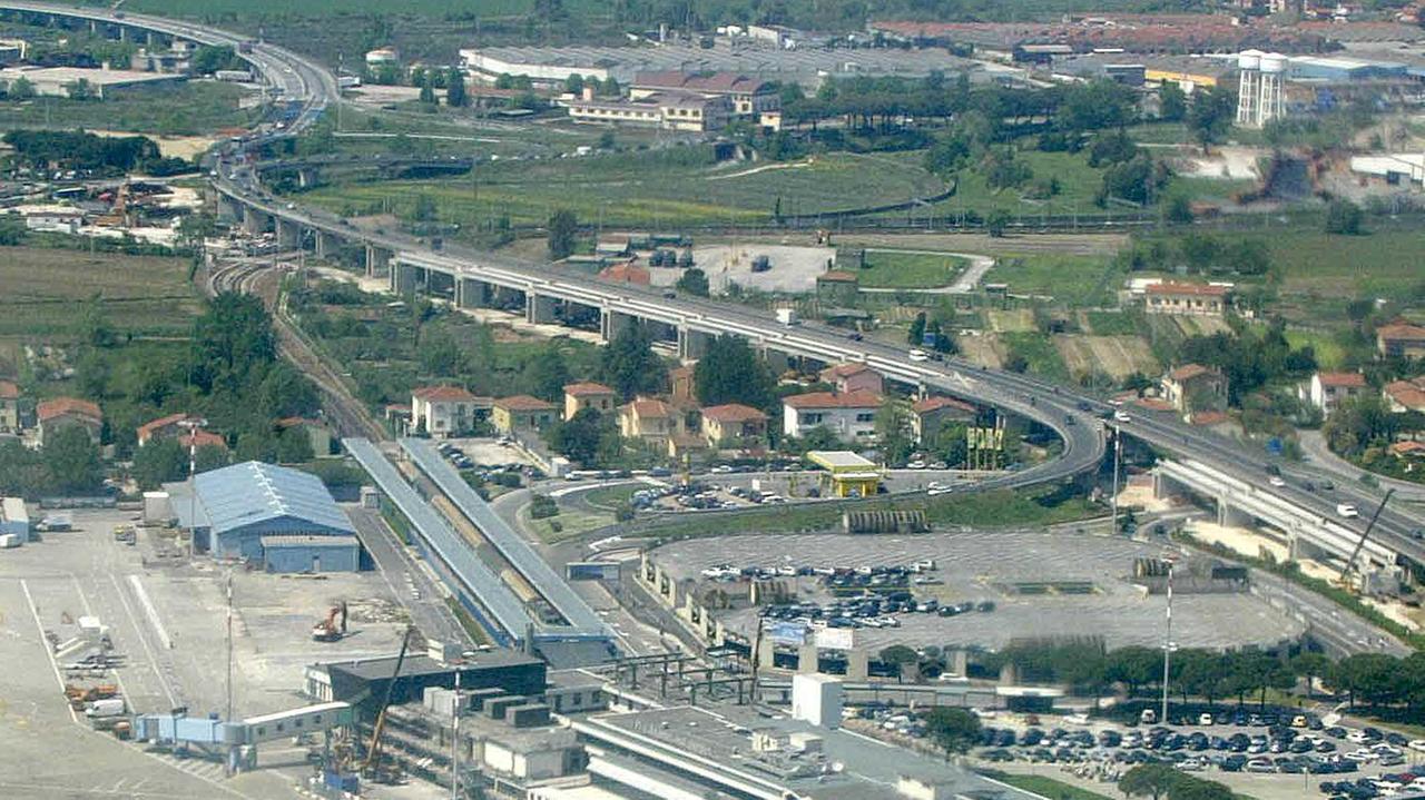 Una veduta dell’area nei pressi del Galilei dove potrà sorgere la cittadella aeroportuale