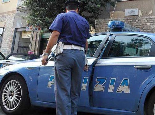 Giovane ancora senza nome trovato morto nel suo letto 