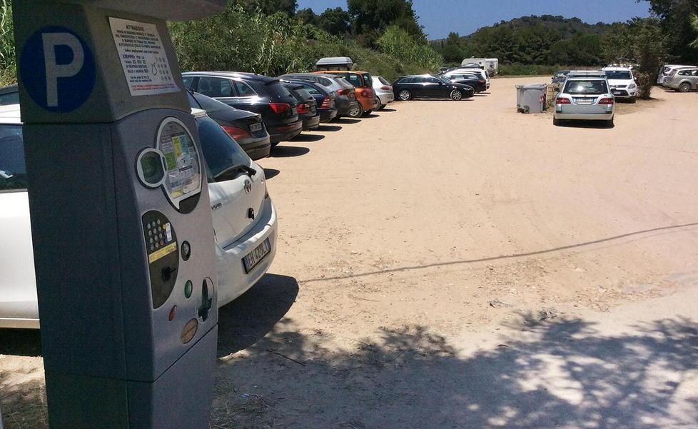 Parcheggi a pagamento, clima pesante a Lido 