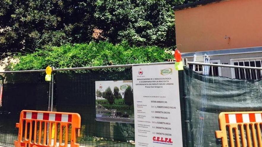 Un turno serale per la raccolta dei rifiuti