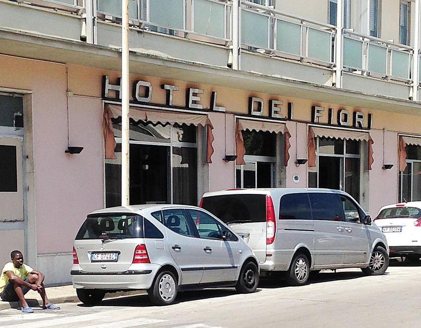 «L’hotel dei Fiori sotto attacco» 