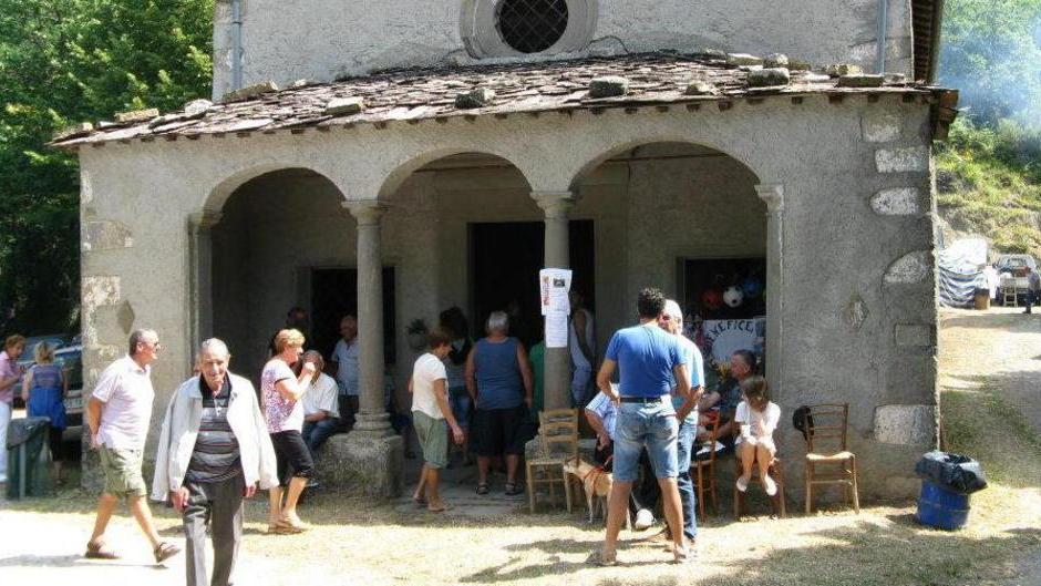 Gran festa di Sant’Anna nei boschi di Monti di Villa