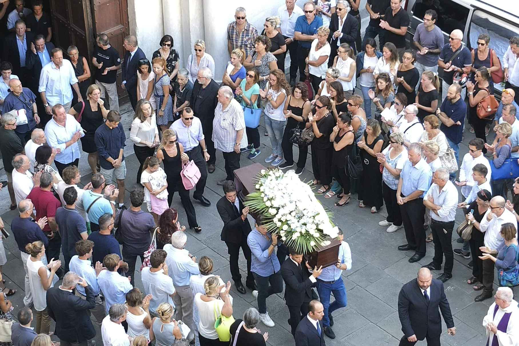 Un momento dei funerali