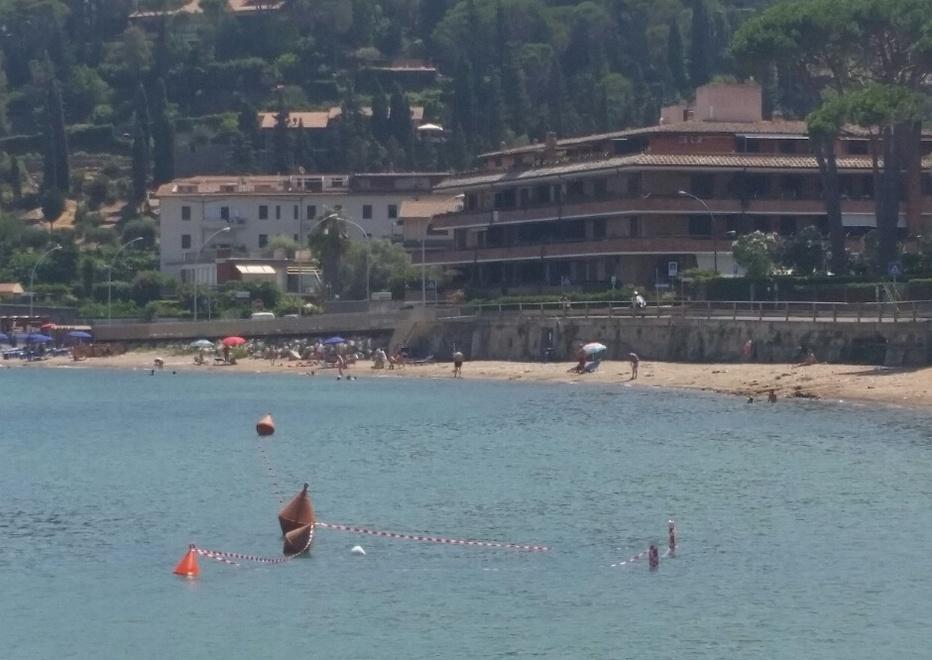 La zona transennata dove è stato trovato il residuato bellico