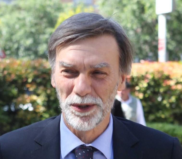 Delrio soccorre un passante colpito da un malore a Roma 