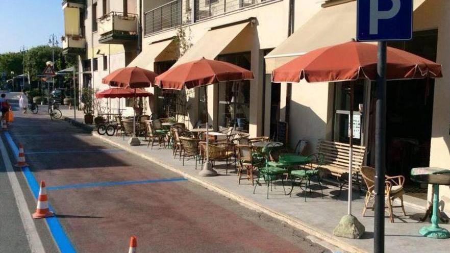 La pista ciclabile diventa parcheggio