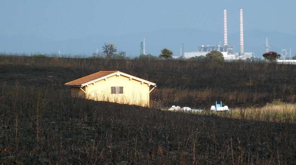 Violento incendio alle Fabbricciane 